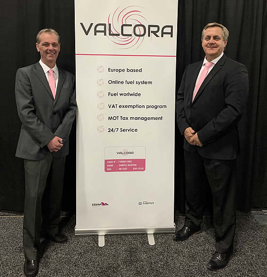 Nigel Harris, Director Americas (left) with Daniel Coetzer CEO, at the Valcora booth at S&D 2019.